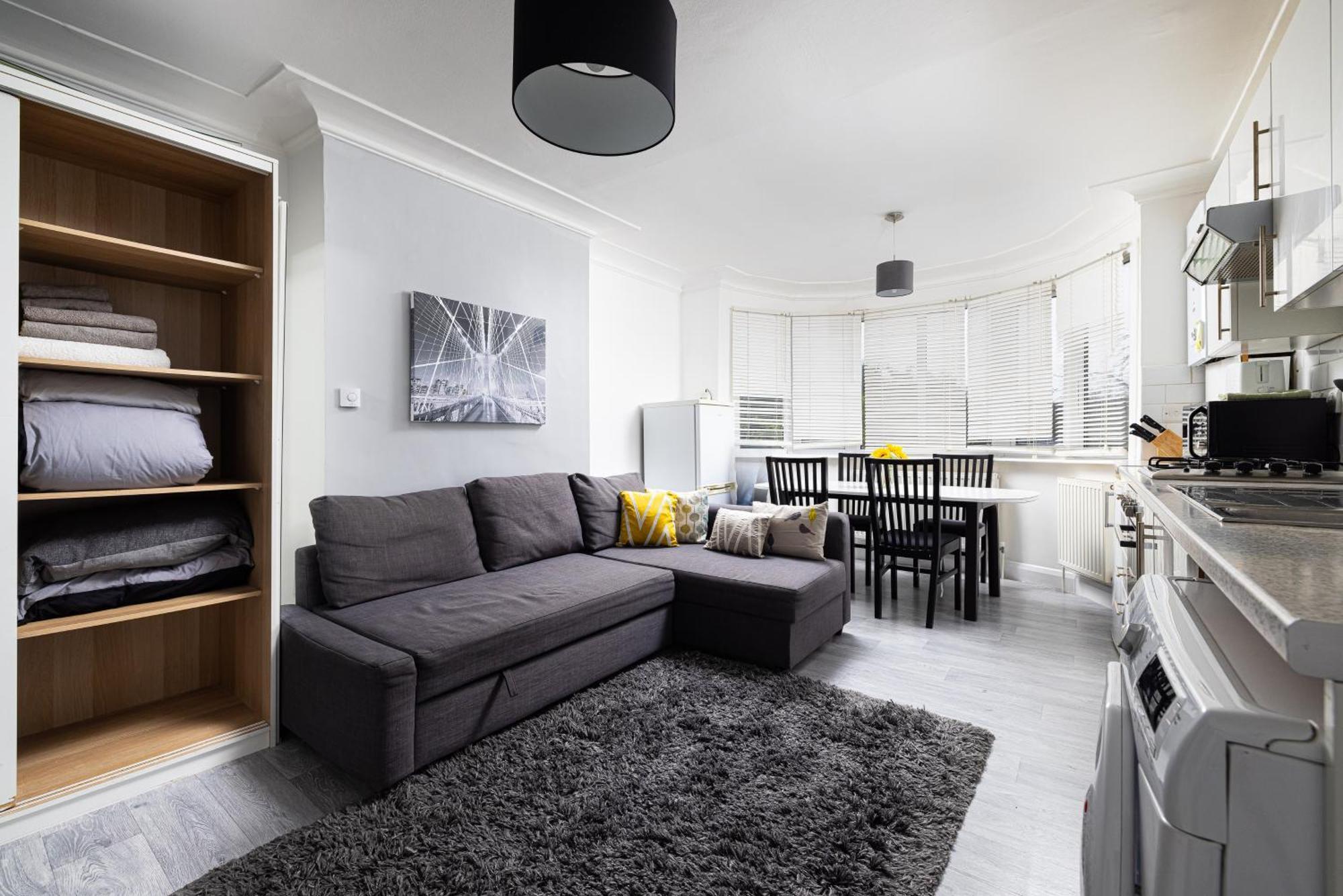 One Bedroom Apartment Opposite Brent Cross Station London Ngoại thất bức ảnh
