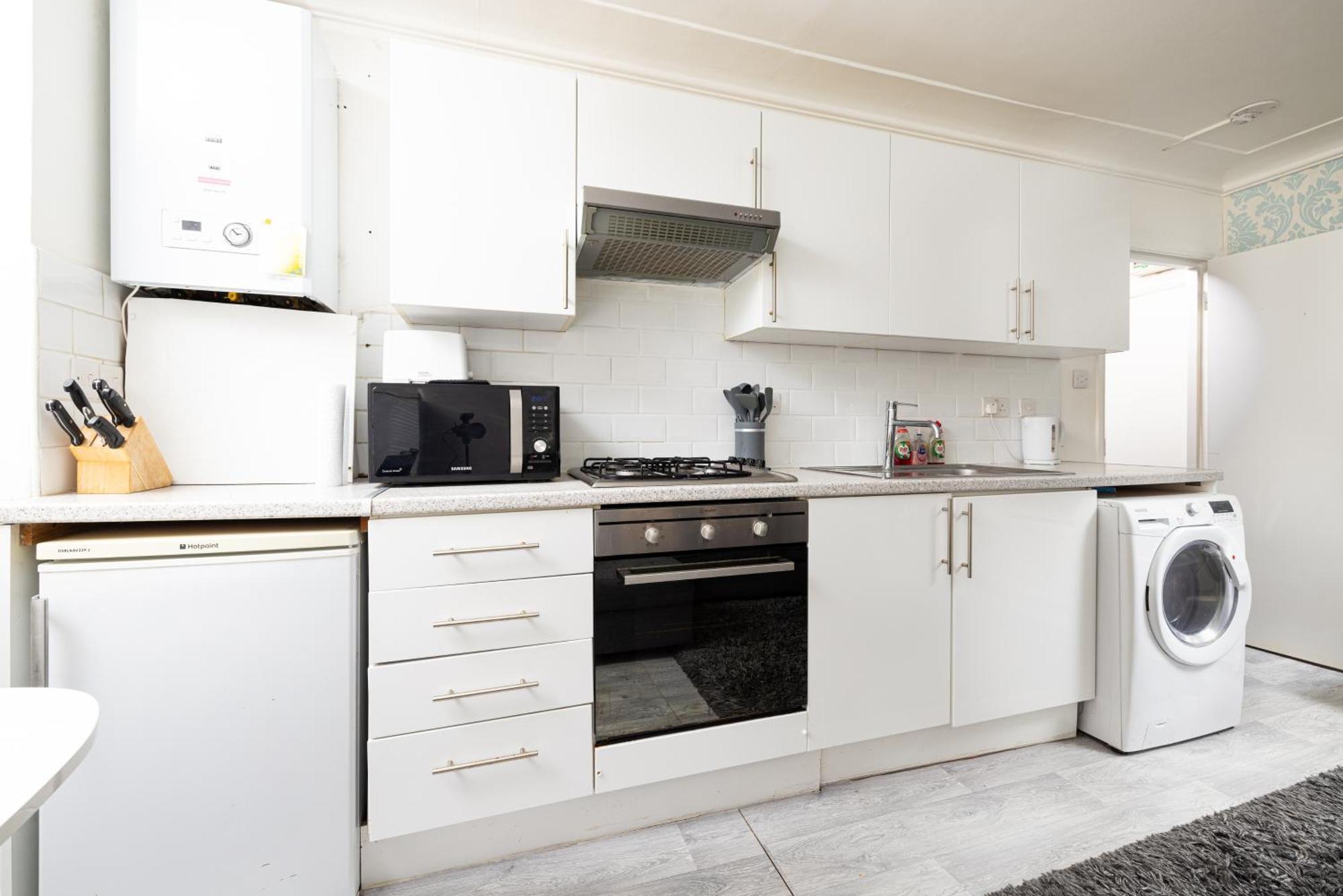 One Bedroom Apartment Opposite Brent Cross Station London Ngoại thất bức ảnh